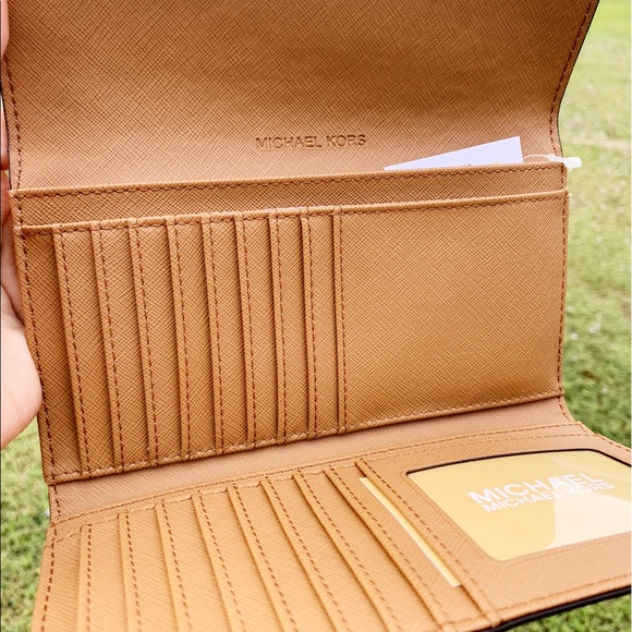 Michael Kors Jet Set Travel PVC Large Trifold Wallet Brown MK Acorn - Picture 2 of 4